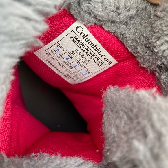 Girls size 5 Columbia snow boots - Picture 3 of 3